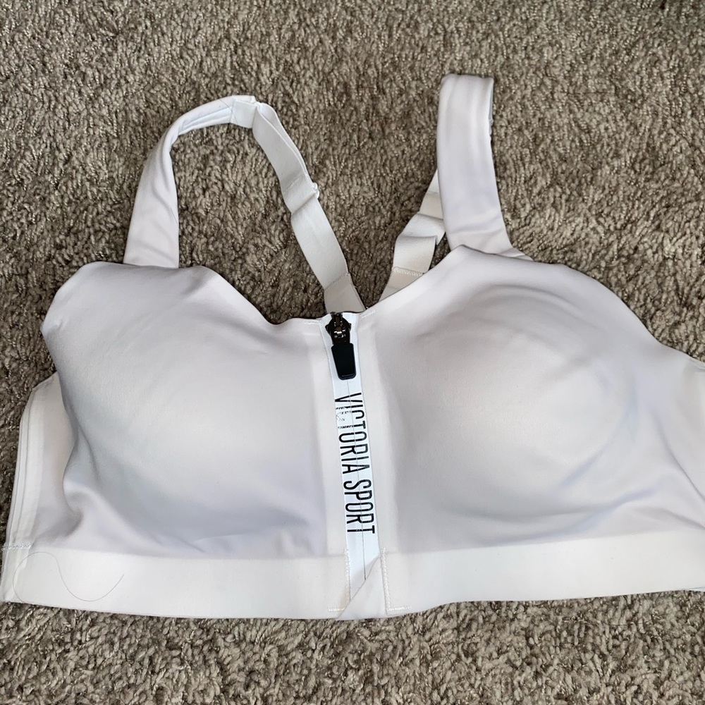 Victoria secret sorts bra with pads